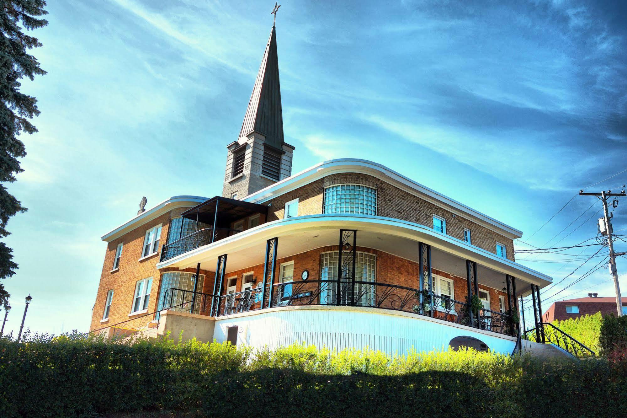 Auberge Le St-Georges Chicoutimi 外观 照片