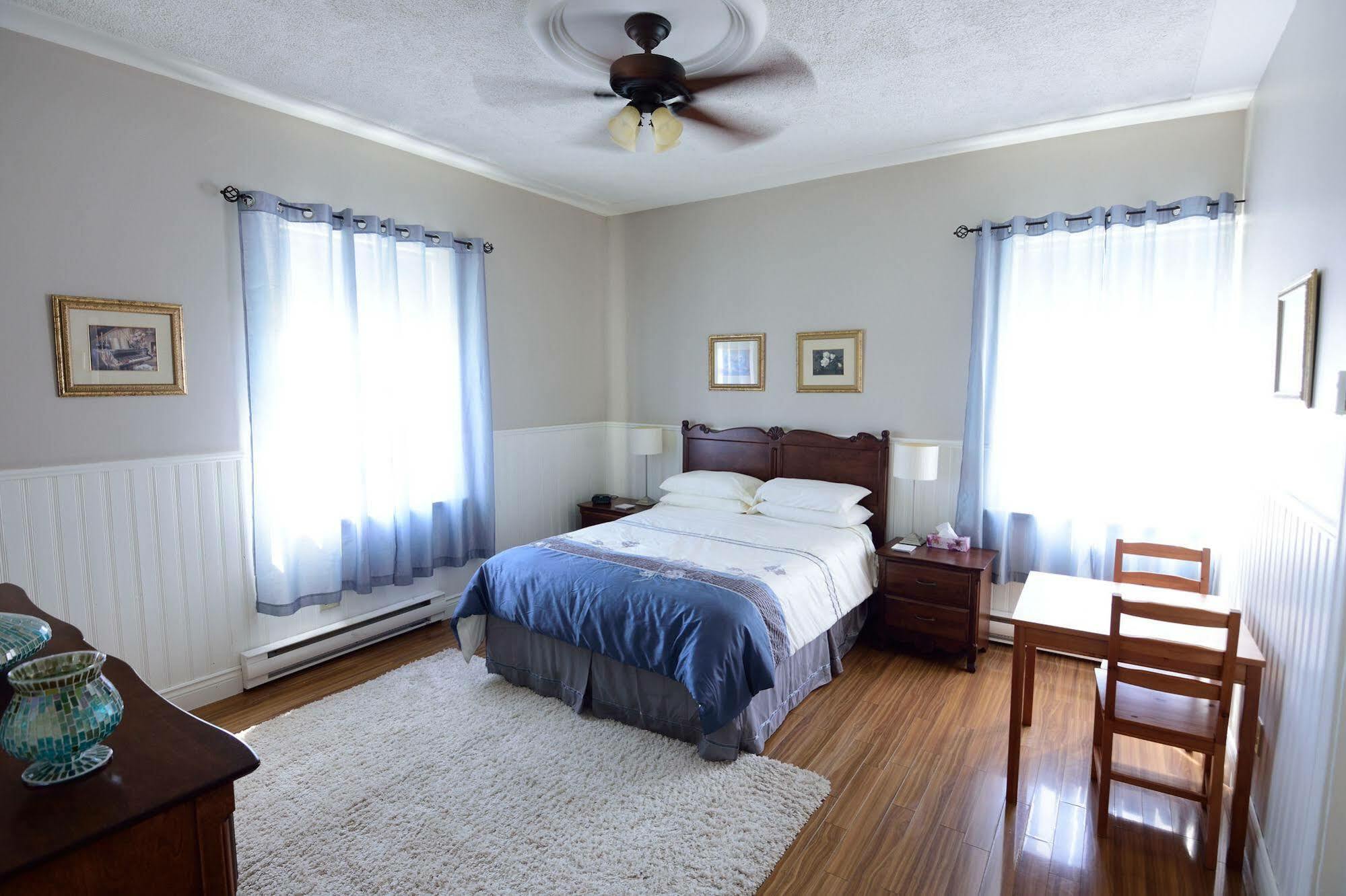Auberge Le St-Georges Chicoutimi 外观 照片